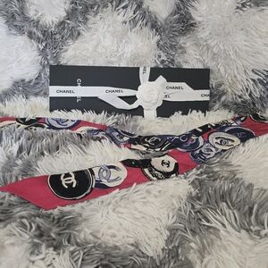Pre Owned Chanel Fuchsia and Black Twilly Scarf